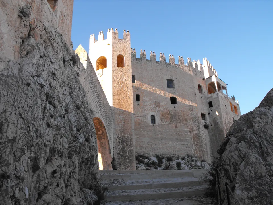 Exterior del castillo de Vélez-Blanco